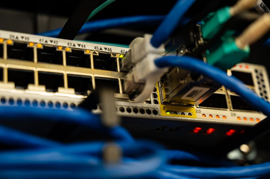Structured Cabling vs. Wireless: Which Is Better for Your Business? — Photo by Brett Sayles on Pexels